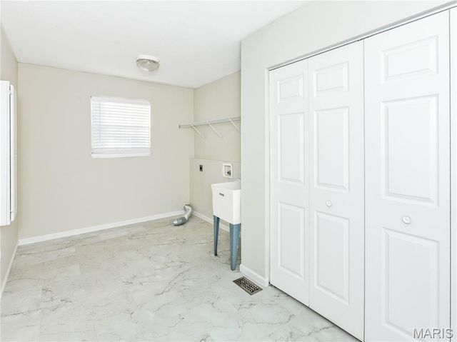 157 Oak Hill Drive, Maryville, IL 62062