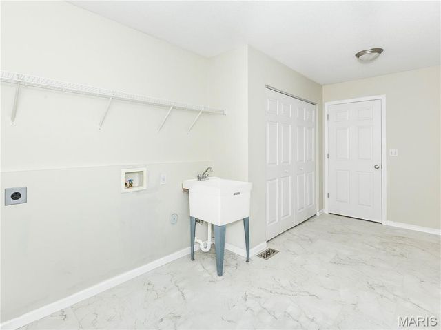 157 Oak Hill Drive, Maryville, IL 62062