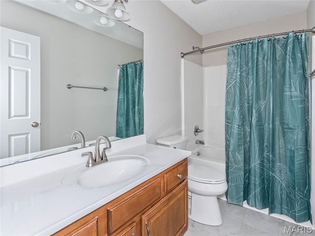 157 Oak Hill Drive, Maryville, IL 62062