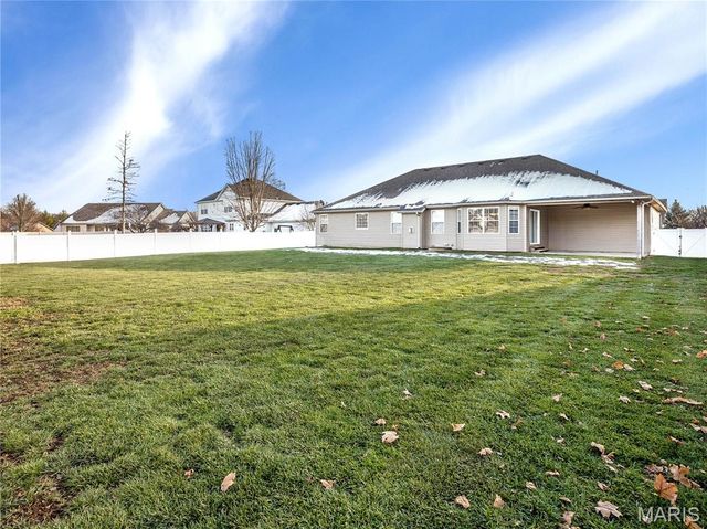 157 Oak Hill Drive, Maryville, IL 62062