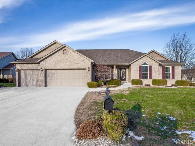 157 Oak Hill Drive, Maryville, IL 62062