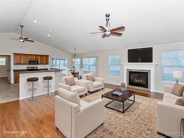 157 Oak Hill Drive, Maryville, IL 62062