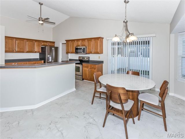 157 Oak Hill Drive, Maryville, IL 62062