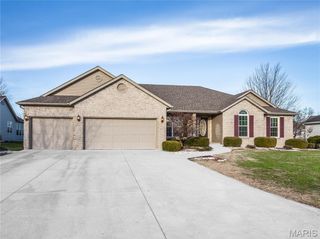 157 Oak Hill Drive, Maryville, IL 62062
