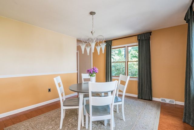 97 Crossbrook Ave, Amherst, MA 01002