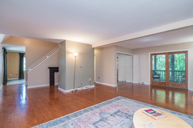 97 Crossbrook Ave, Amherst, MA 01002