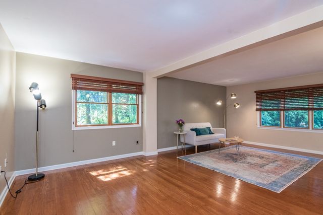 97 Crossbrook Ave, Amherst, MA 01002