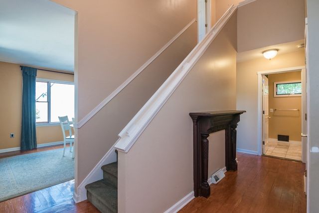 97 Crossbrook Ave, Amherst, MA 01002