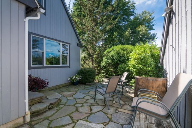 97 Crossbrook Ave, Amherst, MA 01002