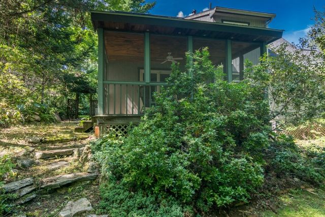 97 Crossbrook Ave, Amherst, MA 01002