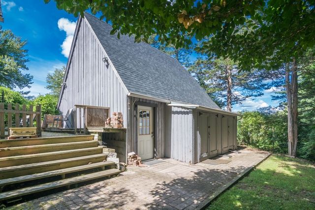97 Crossbrook Ave, Amherst, MA 01002