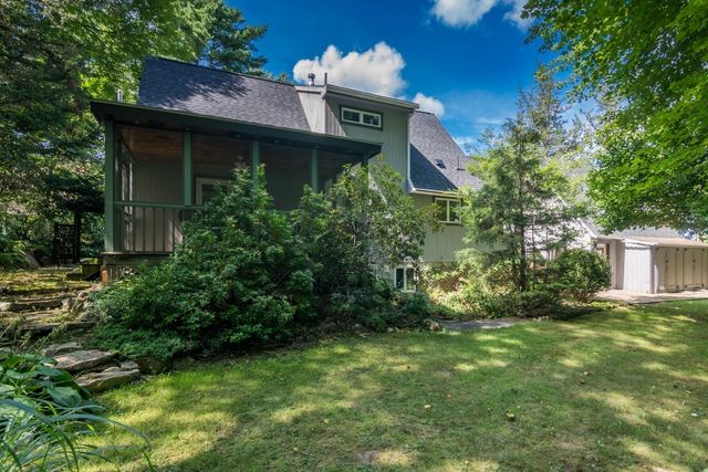 97 Crossbrook Ave, Amherst, MA 01002