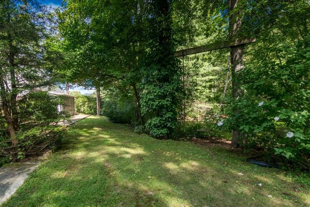 97 Crossbrook Ave, Amherst, MA 01002