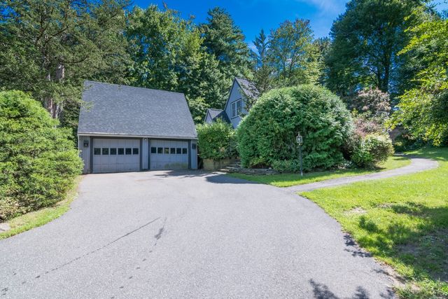 97 Crossbrook Ave, Amherst, MA 01002