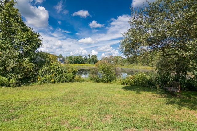 97 Crossbrook Ave, Amherst, MA 01002