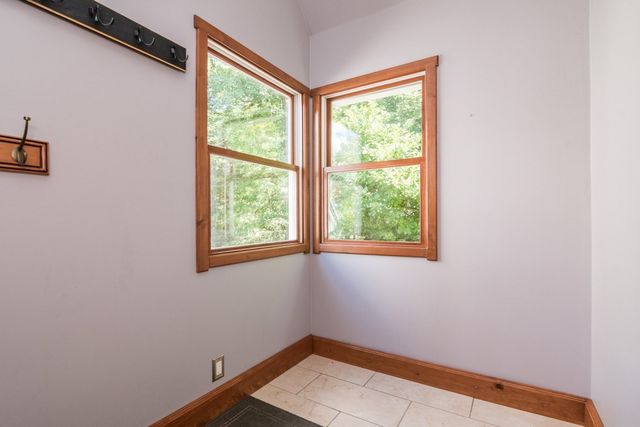 97 Crossbrook Ave, Amherst, MA 01002