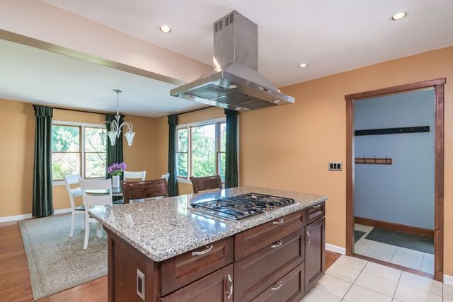 97 Crossbrook Ave, Amherst, MA 01002