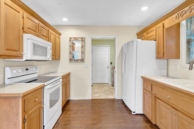 4254 S Mentor Avenue, Springfield, MO 65804