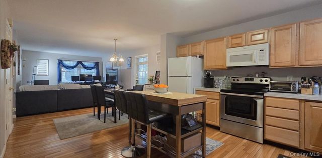 36 E Washington Place, White Plains, NY 10603