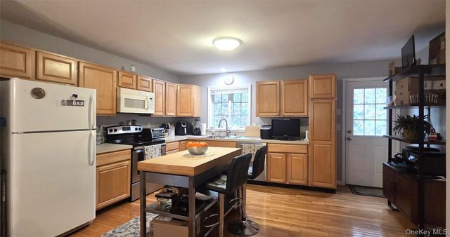 36 E Washington Place, White Plains, NY 10603