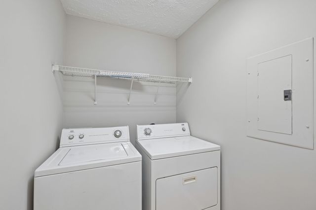 702 Tot Dr, La Vergne, TN 37086