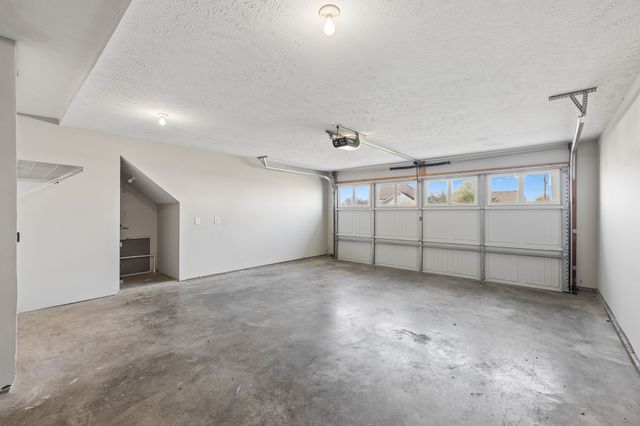 702 Tot Dr, La Vergne, TN 37086