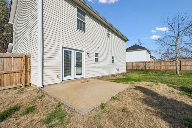 702 Tot Dr, La Vergne, TN 37086