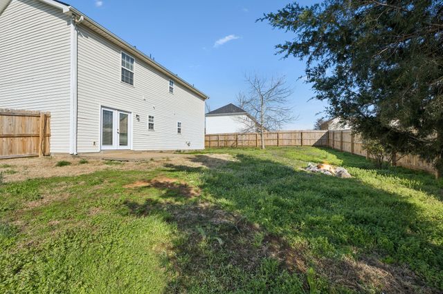 702 Tot Dr, La Vergne, TN 37086