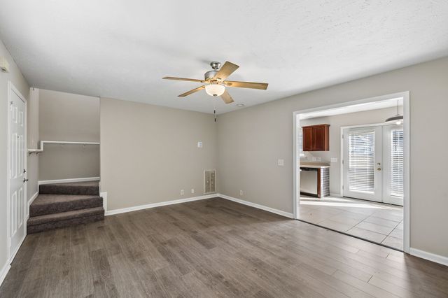 702 Tot Dr, La Vergne, TN 37086