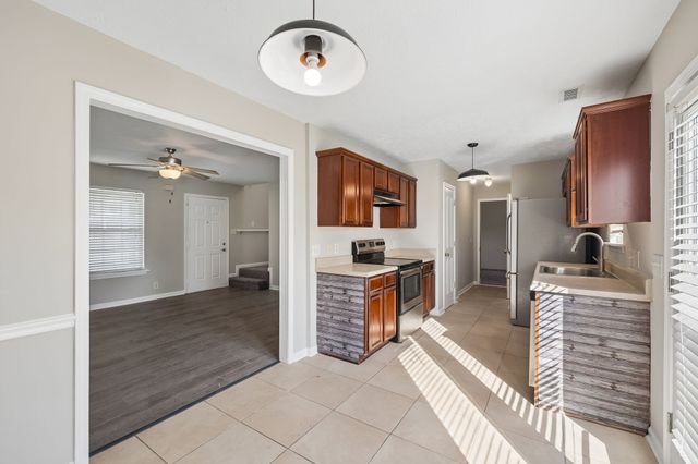 702 Tot Dr, La Vergne, TN 37086