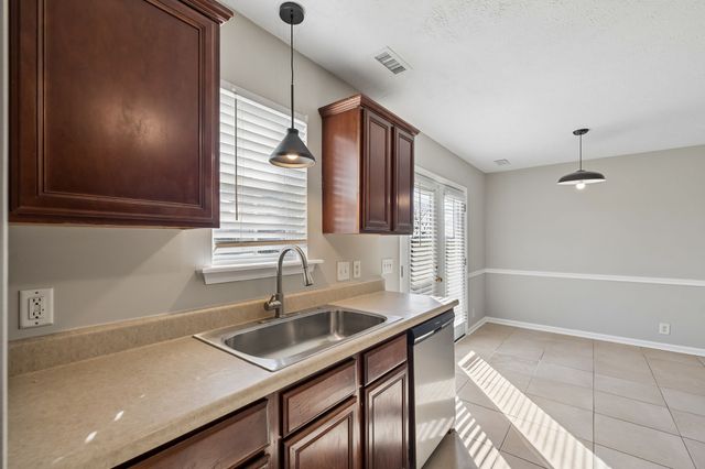 702 Tot Dr, La Vergne, TN 37086