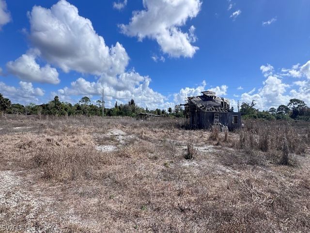 4800 Dor Lee LN, North Fort Myers, FL 33917