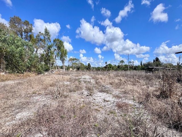 4800 Dor Lee LN, North Fort Myers, FL 33917