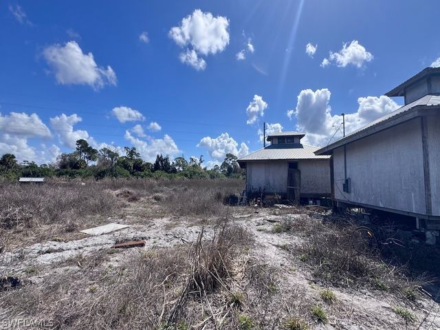 4800 Dor Lee LN, North Fort Myers, FL 33917