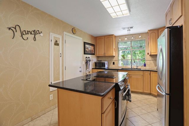 1428 El Camino Ave, Stockton, CA 95209
