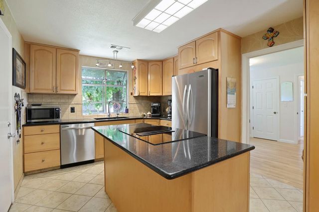 1428 El Camino Ave, Stockton, CA 95209