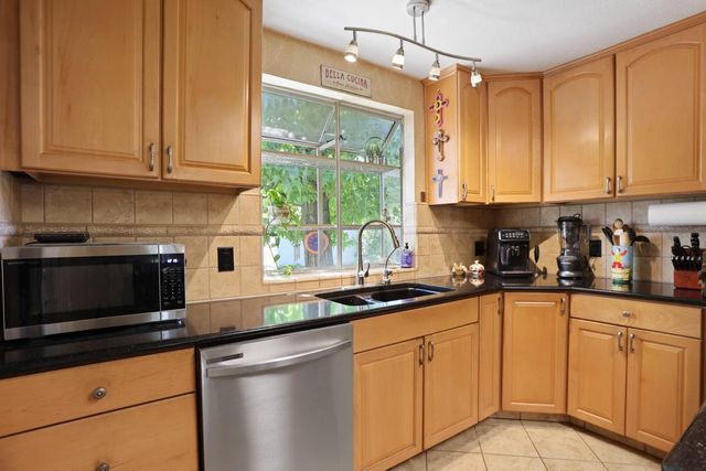 1428 El Camino Ave, Stockton, CA 95209