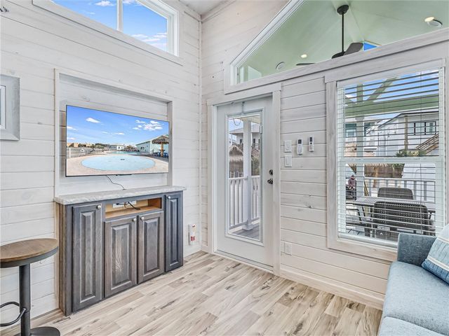 1100 Port St 6, Port Aransas, TX 78373