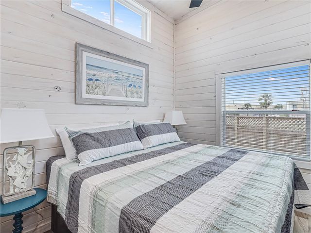 1100 Port St 6, Port Aransas, TX 78373