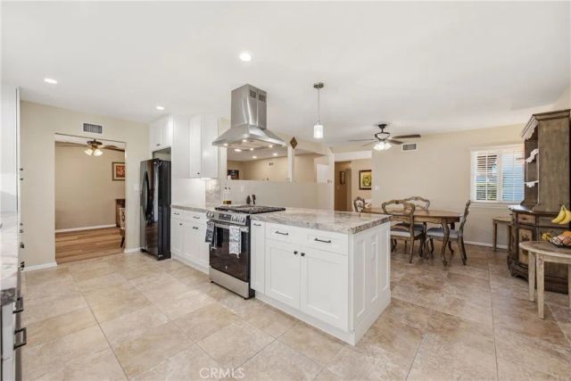 856 Moffatt Circle, Simi Valley, CA 93065