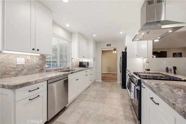 856 Moffatt Circle, Simi Valley, CA 93065