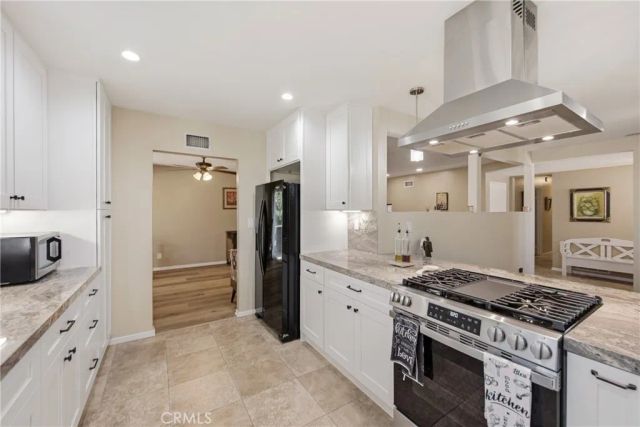 856 Moffatt Circle, Simi Valley, CA 93065