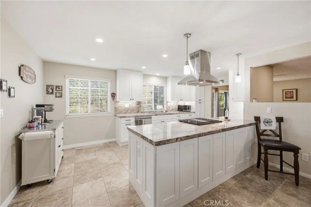856 Moffatt Circle, Simi Valley, CA 93065