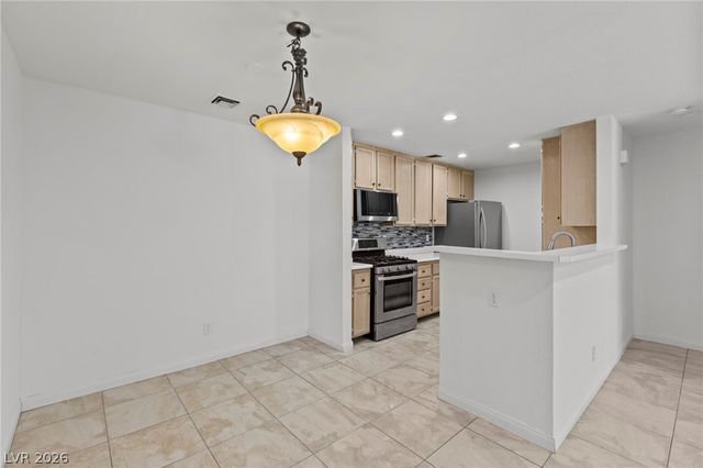 4823 South Torrey Pines Drive 203, Las Vegas, NV 89103
