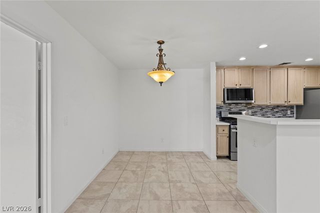 4823 South Torrey Pines Drive 203, Las Vegas, NV 89103
