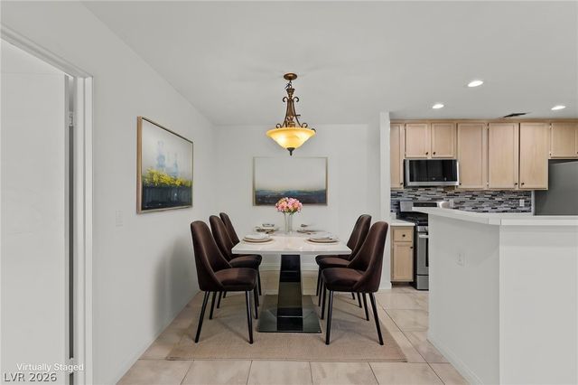 4823 South Torrey Pines Drive 203, Las Vegas, NV 89103