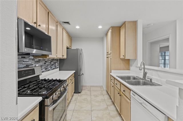 4823 South Torrey Pines Drive 203, Las Vegas, NV 89103
