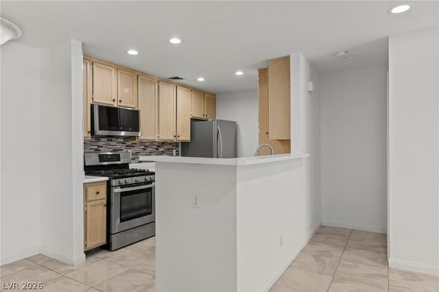4823 South Torrey Pines Drive 203, Las Vegas, NV 89103