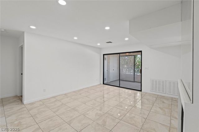 4823 South Torrey Pines Drive 203, Las Vegas, NV 89103