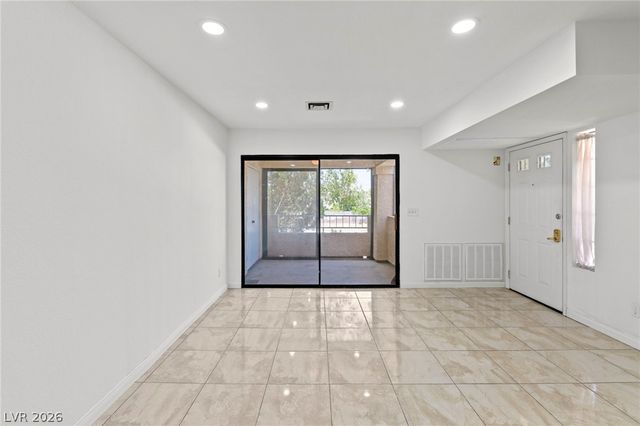 4823 South Torrey Pines Drive 203, Las Vegas, NV 89103
